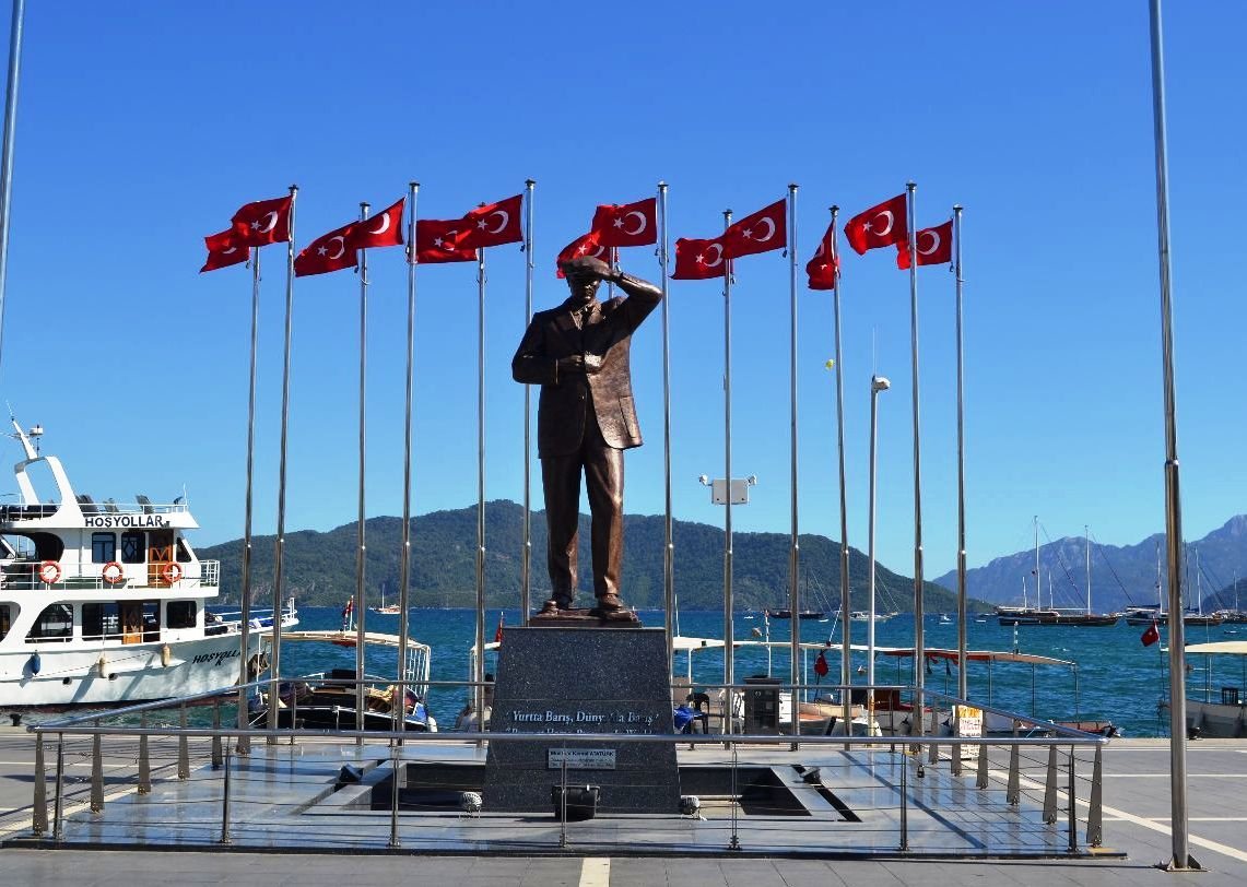 Памятник Кемалю Ататюрку Мармарис