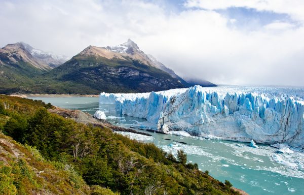 Ледник Перито-Морено в национальном парке Лос-Гласьярес