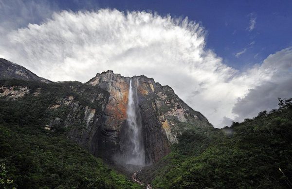 Один из водопадов Венесуэлы