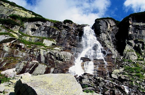 Водопад Скок недалеко от озера Штрбске-Плесо
