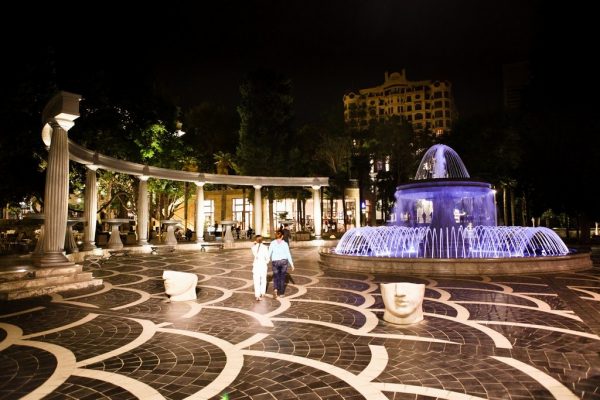 Площадь Фонтанов в Баку