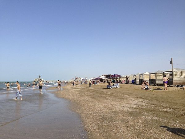 Один из пляжей Мардакяна недалеко от Баку