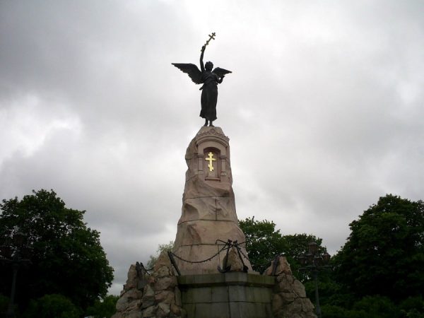 Памятник броненосцу «Русалка» в Таллине