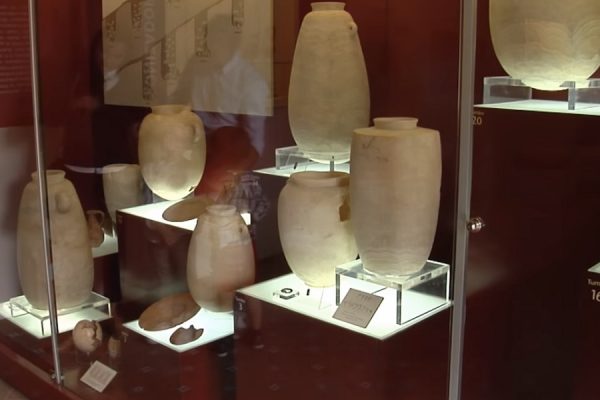 Экспонаты Археологического музея Гранады