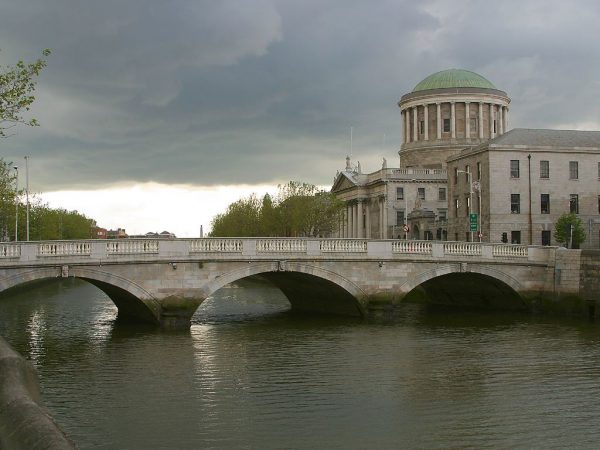 Здание Четырёх судов в Дублине