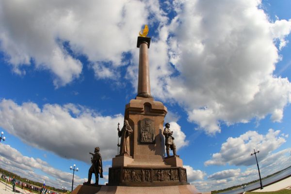 Памятник 1000-летию города