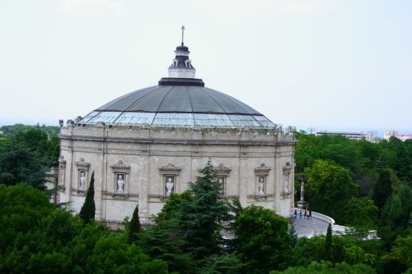 Здание музея на Бастионном холме в Севастополе