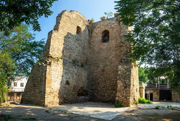 Башня Святого Константина в Феодосии