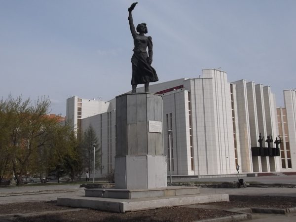 Памятник Н. Аргентовской