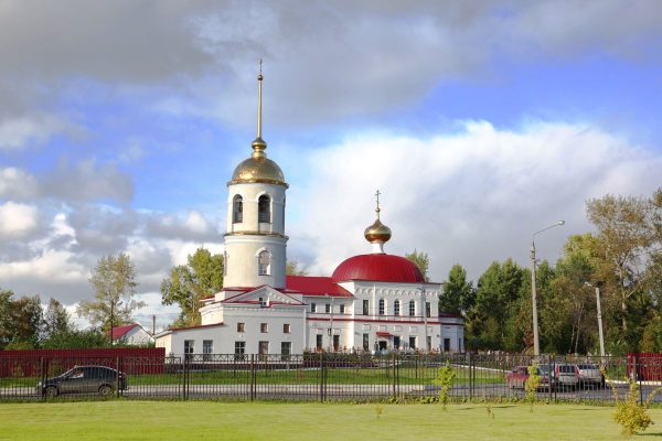 Свято-Илиинский кафедральный собор на Ильинском городском кладбище в Архангельске