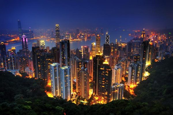 Ночной Гонконг с видом на океан