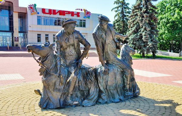 Памятник Юрию Никулину и Михаилу Шуйдину, Курск